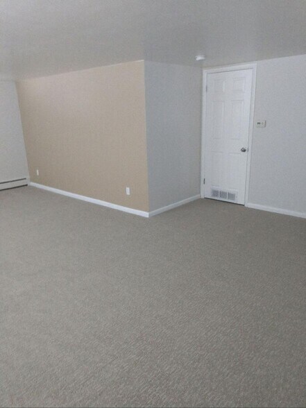 Two large living areas at opposite ends - 6560 W 44th Pl