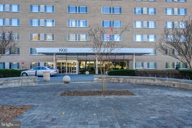 Building Photo - 1900 Lyttonsville Rd