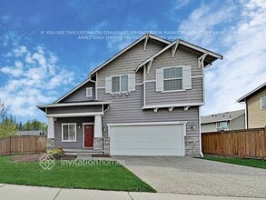 Building Photo - 8226 82nd Dr NE