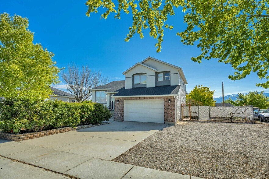 Building Photo - 8847 Mountain Vista Dr