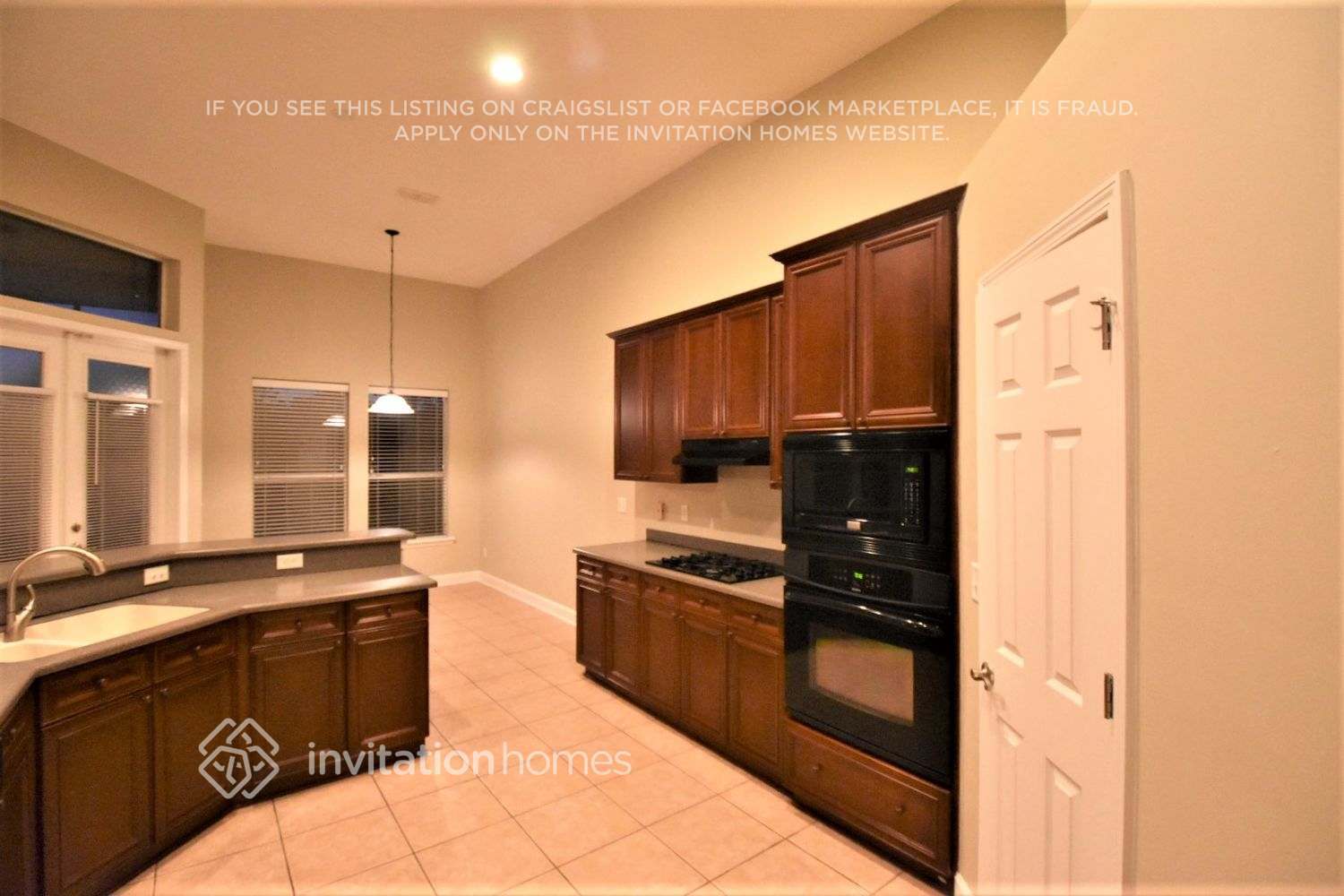 Building Photo - 2053 River's Own Rd