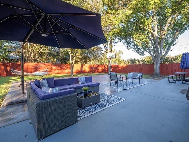 Building Photo - 11618 Sherwood Forest