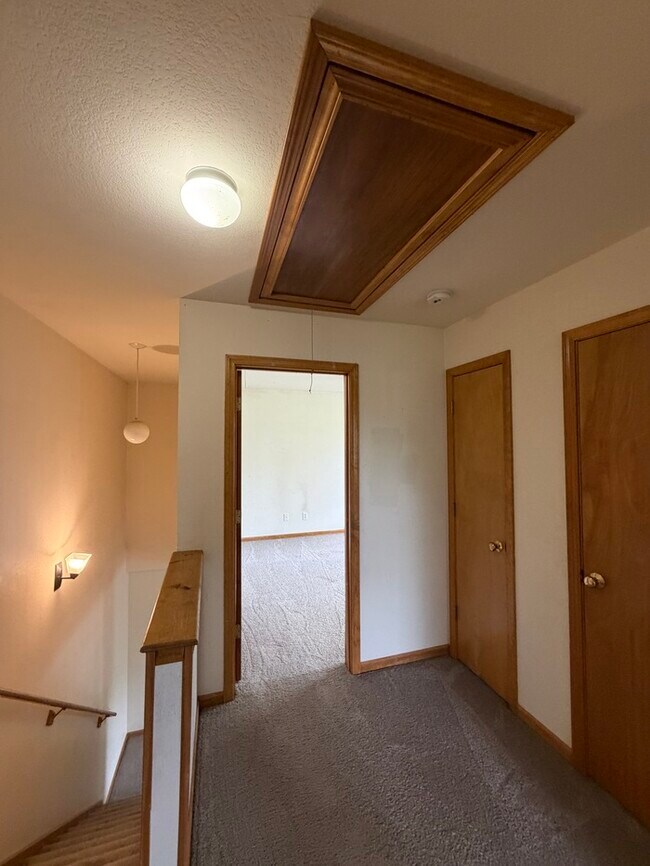 Building Photo - 2105 S 5th St