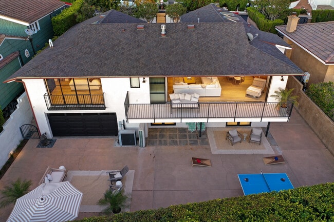 Building Photo - 4 S Vista De La Luna