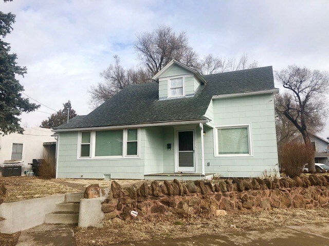 Primary Photo - 228-228 Cheyenne Ave