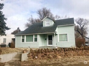 Building Photo - Cheyenne Avenue 226- 228