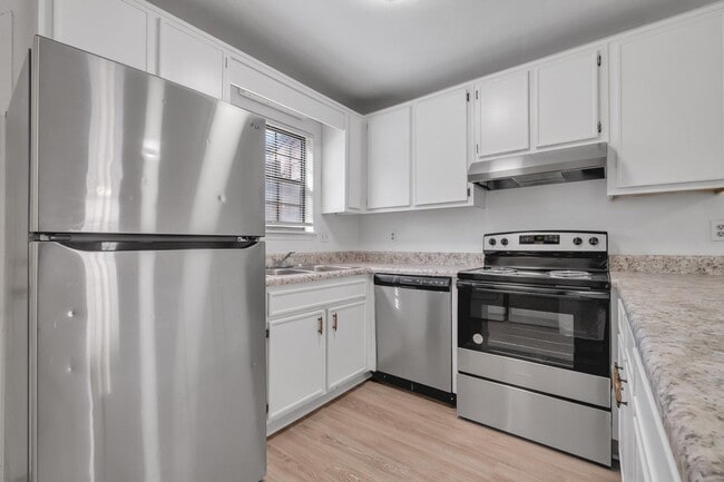 Building Photo - 2313 Hartsfield Way