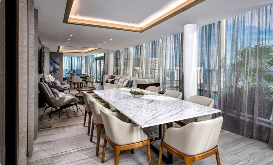 Building Photo - 4010 S Ocean Dr