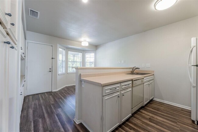 Building Photo - 7920 Rockwood Ln
