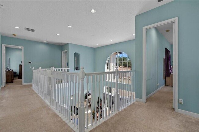 Building Photo - 82 Stoney Dr