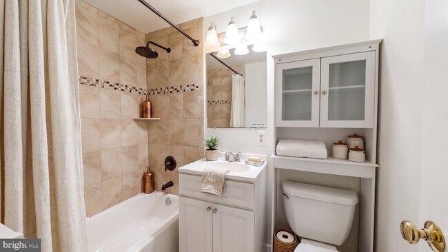 Building Photo - 12140 Bentridge Pl