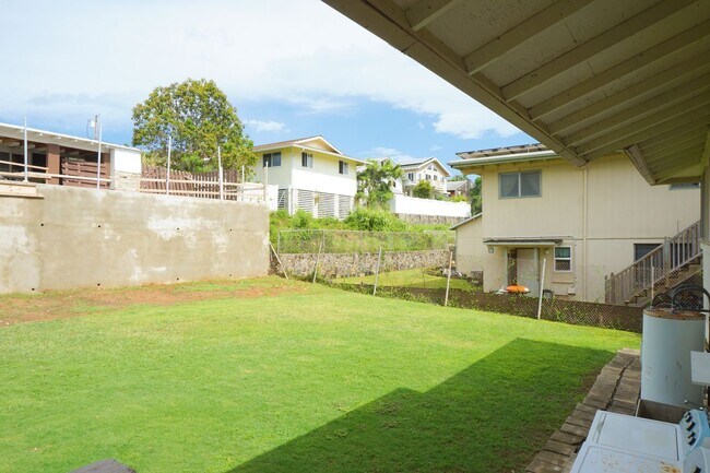 Building Photo - Pet Friendly Kailua House