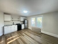 Building Photo - 55 Henriette St