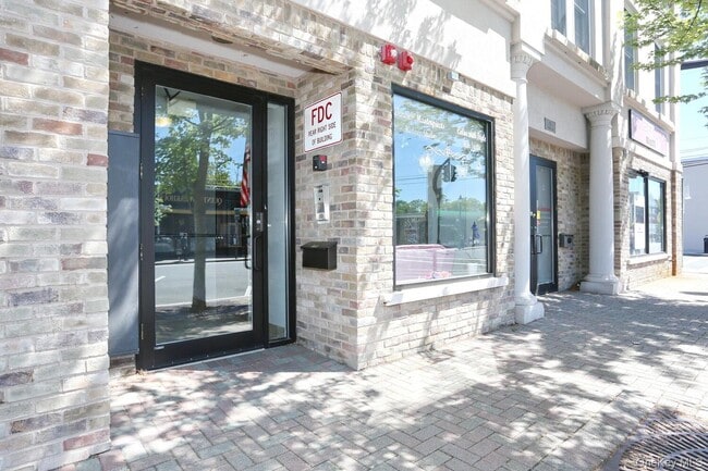 Building Photo - 21 E Central Ave