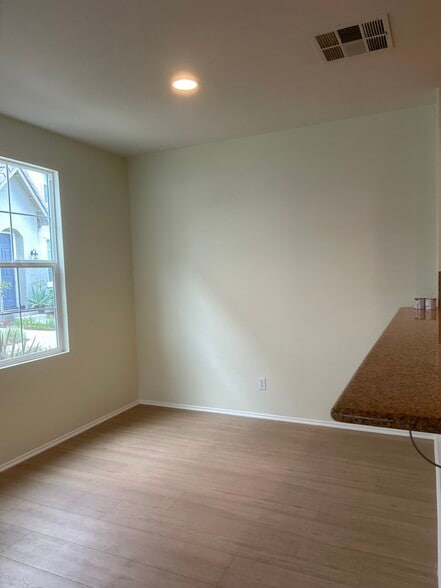 DINING AREA - 27288 Riverview Ln