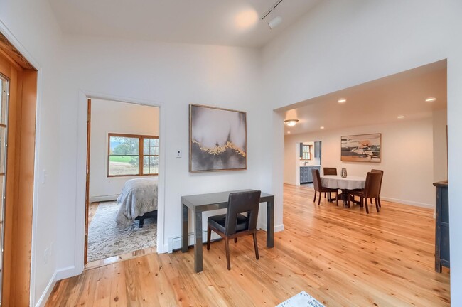 Building Photo - Idyllic 3 BDR Farmhouse in Boulder