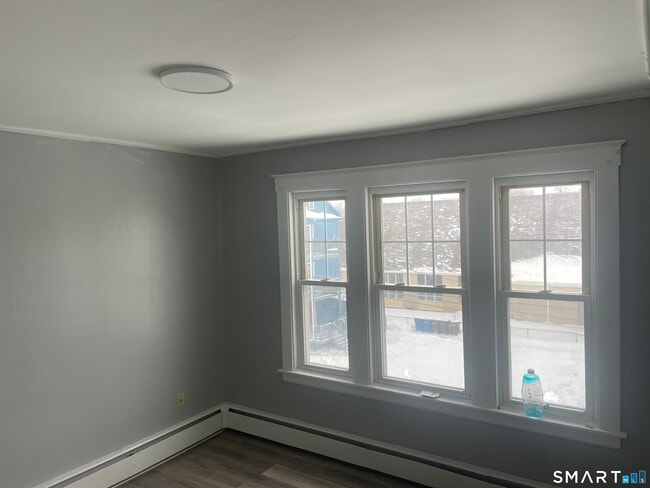 Building Photo - 22 Wilcox St