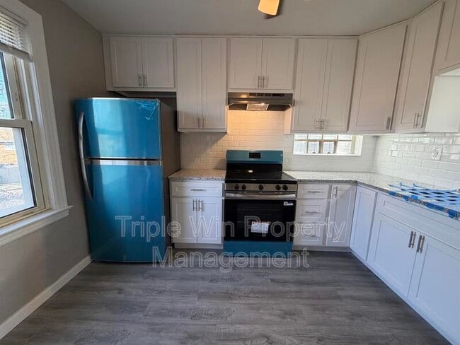 Building Photo - 3915 Itaska St