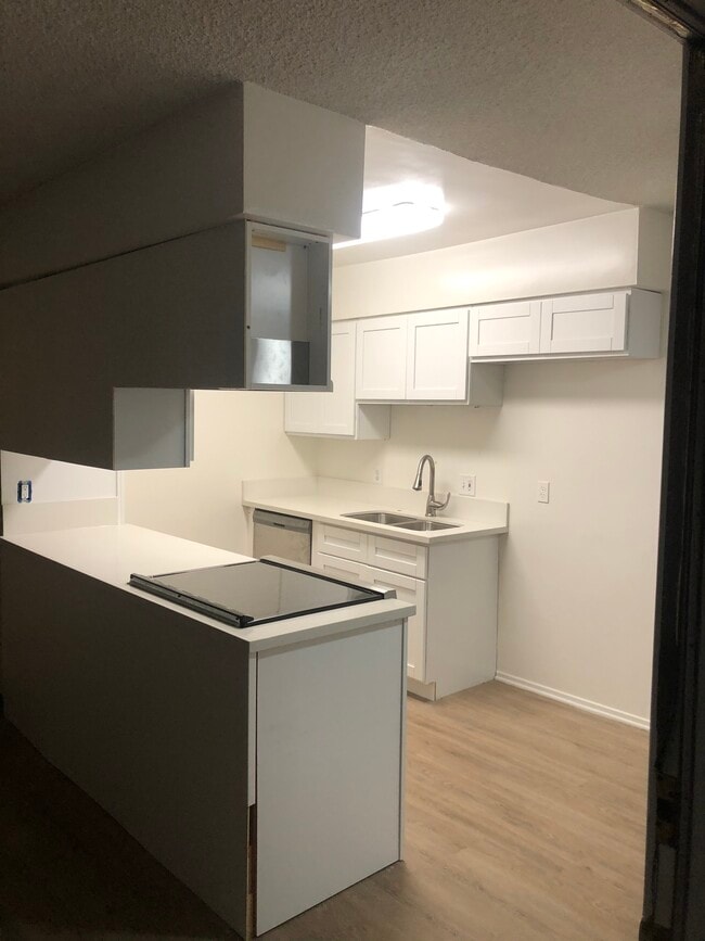 Building Photo - 3564 Del Amo Blvd