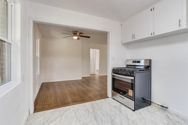 Building Photo - 2725 Texoma Dr