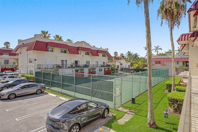 Building Photo - 6709 N Kendall Dr