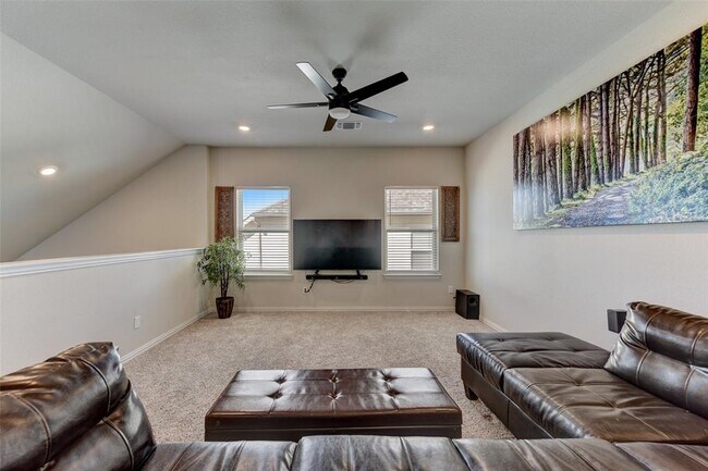 Building Photo - 222 Eagle Ford Dr