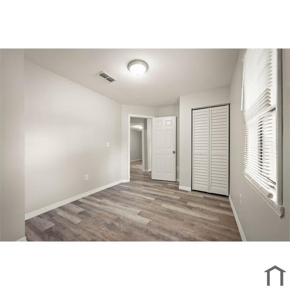 Building Photo - 5195 Cypress Crest Ln