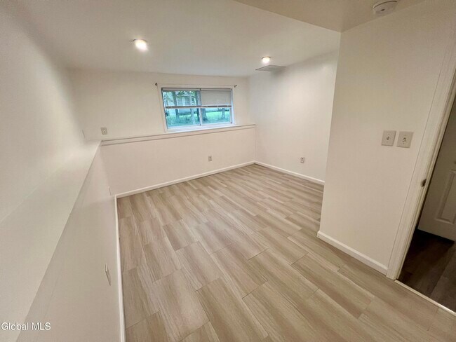 Building Photo - 21 Loughberry Rd