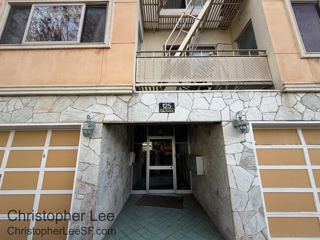 Building Photo - 125 Palm Ave