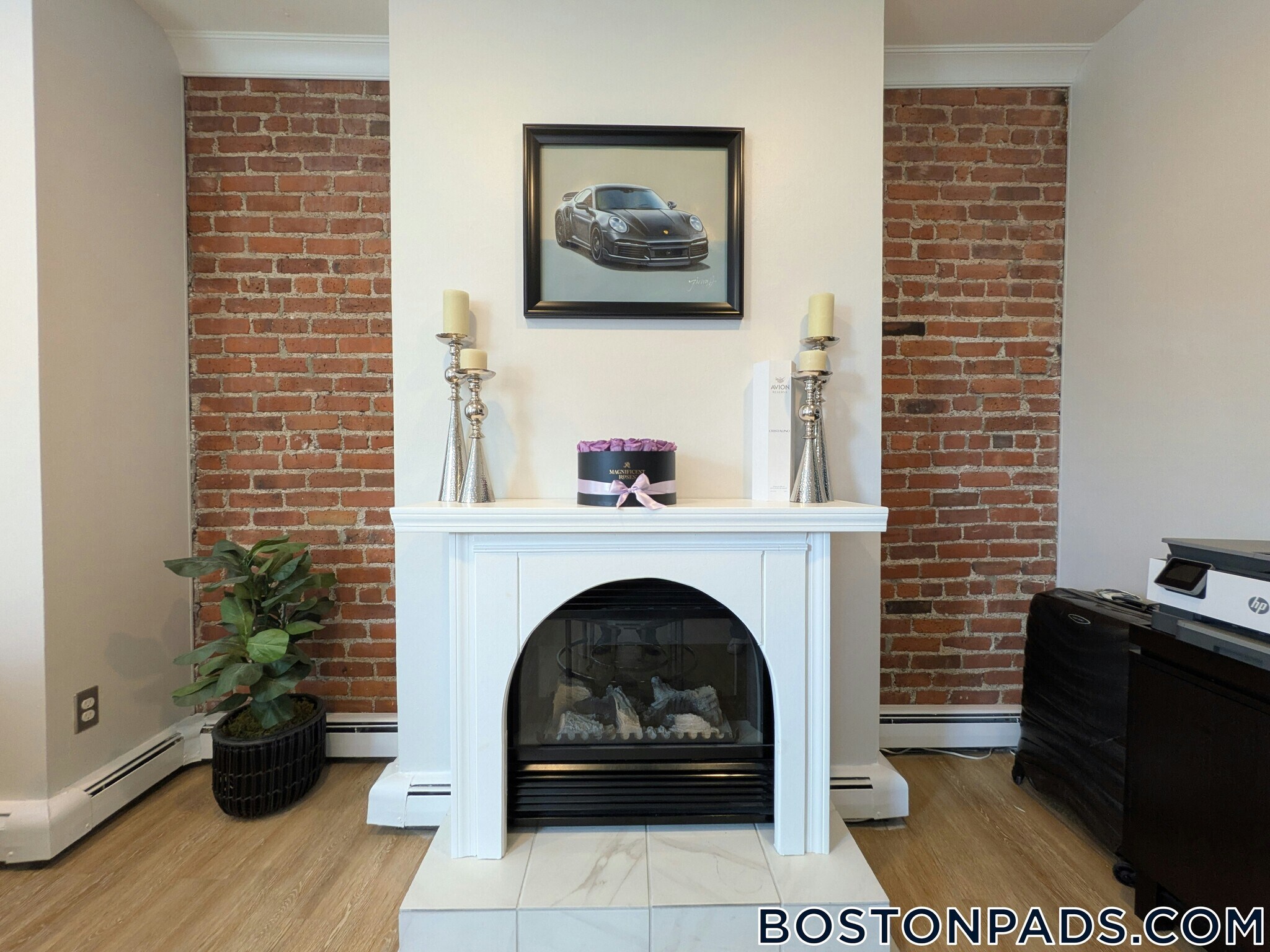 Building Photo - 390 Riverway