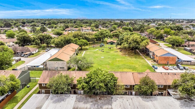 Building Photo - 15396 Chipman Ln.