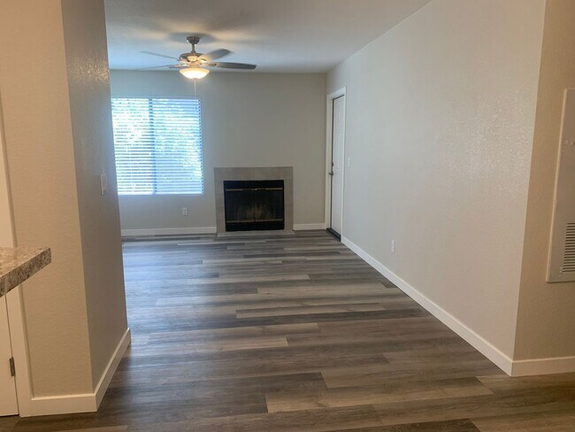 Building Photo - Downstairs 2 bed 2 bath brand new condo wi...