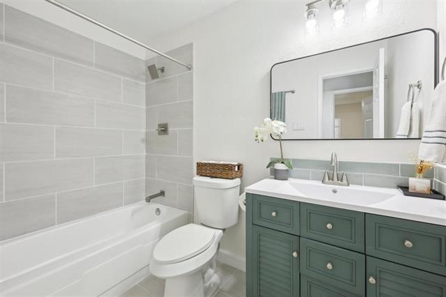 Building Photo - 904 Middle Cove Dr