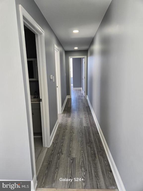 Building Photo - 3301 N Front St