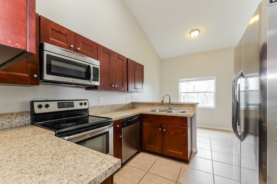 Building Photo - 180 Heatherwood Dr