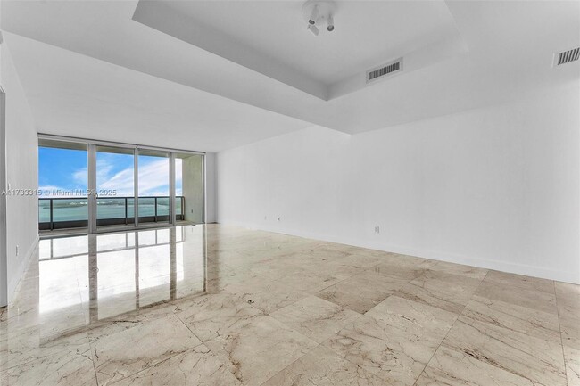 Building Photo - 1331 Brickell Bay Dr