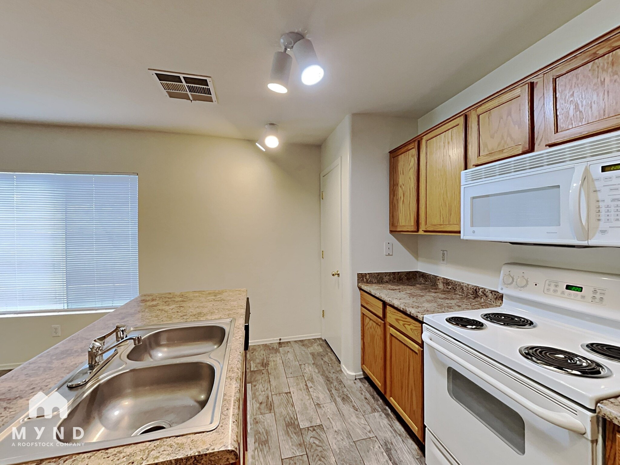 Building Photo - 22564 W Pima St