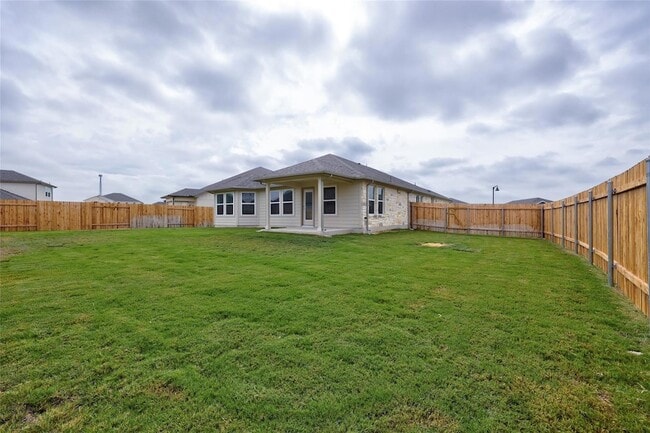 Building Photo - 201 Fairmeadow Downs Dr