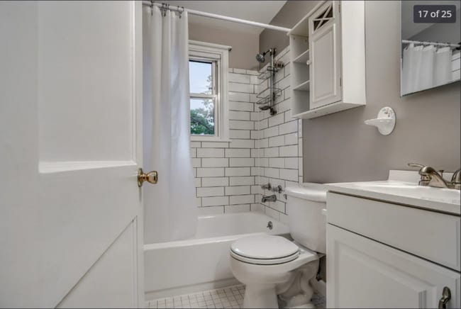 Building Photo - 3 Bedroom Rehabbed Home