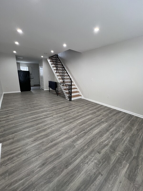 Building Photo - 1721 Fernon St