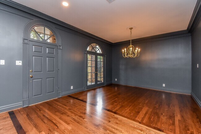 Building Photo - 1601 Nantucket Dr