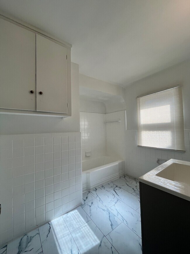 Building Photo - 18276 Appoline St