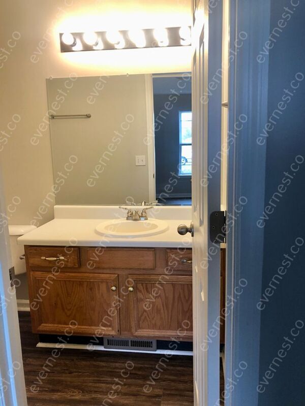 Building Photo - 7614 Greenway Dr