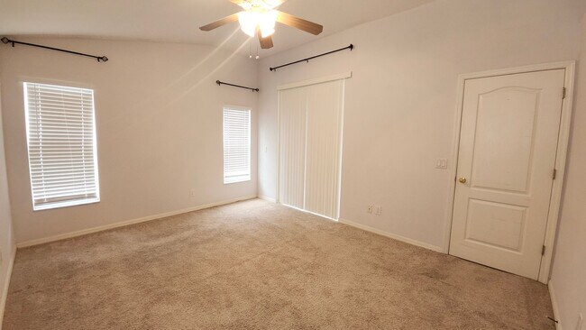 Building Photo - 1813 Greystone Heights Dr