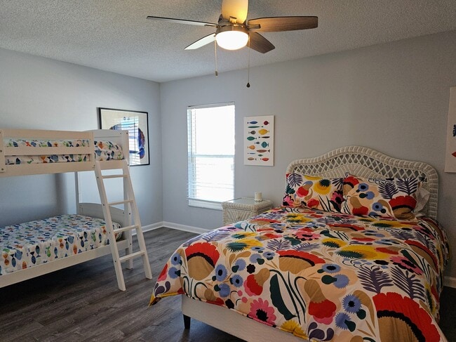 Building Photo - 255 Capri Cir N