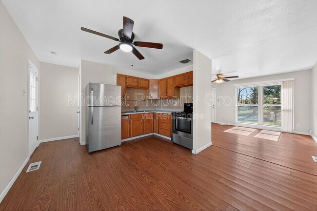 Building Photo - 12405 Pizarro Dr