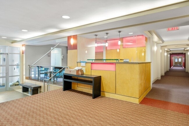 Building Photo - 1600 Beacon St