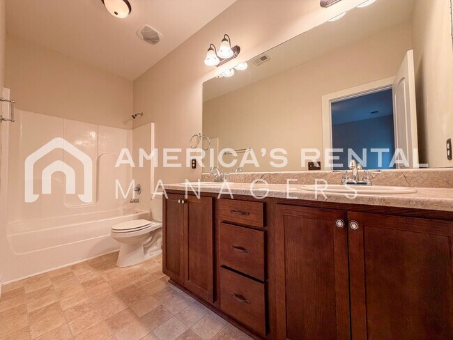 Building Photo - MOVE IN SPECIAL!!! - Home for rent in Calera, AL!!! - Receive 1 FREE MONTH if a 15-month lease is...