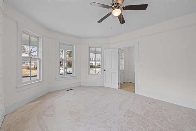 Building Photo - 258 Douglas Ave