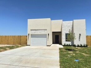 Building Photo - 6702 El Freno Ln